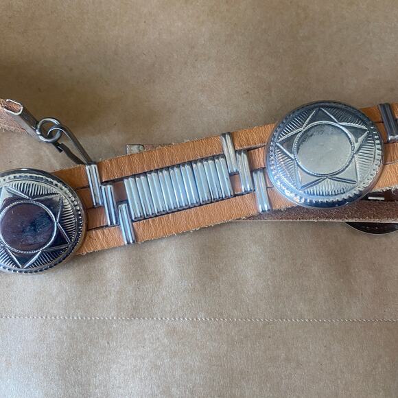 Vintage Tan Leather Silver Tone Embellished Star Pattern Waist Belt Clip Closure - Picture 6 of 7